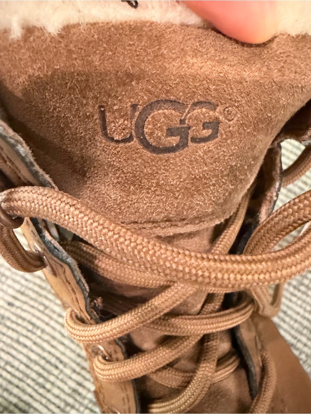 UGG Adirondack Duck Kid Boots suede leather rubber toes side zip shearling linin